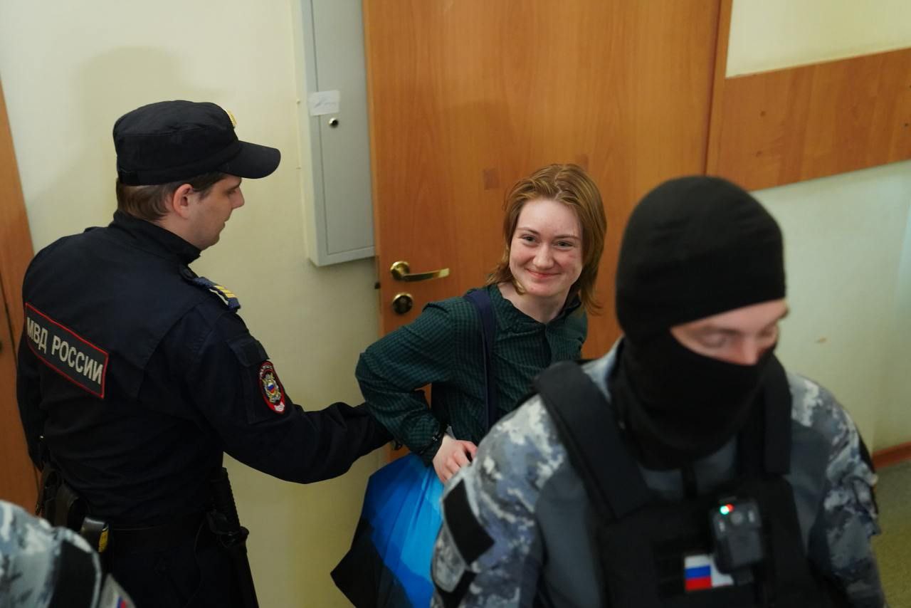 Daria Kozyreva avait 17 ans quand elle a été arrêtée. – Arguments pour ...