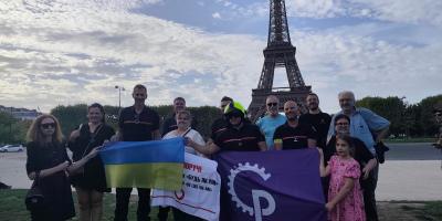 Délégation syndicale ukrainienne en solidarité avec les pompiers en lutte aux Champs de Mars